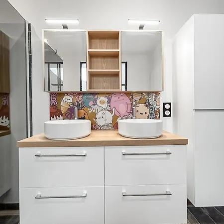 Le Loft Du Canal De Rompsay 拉罗歇尔